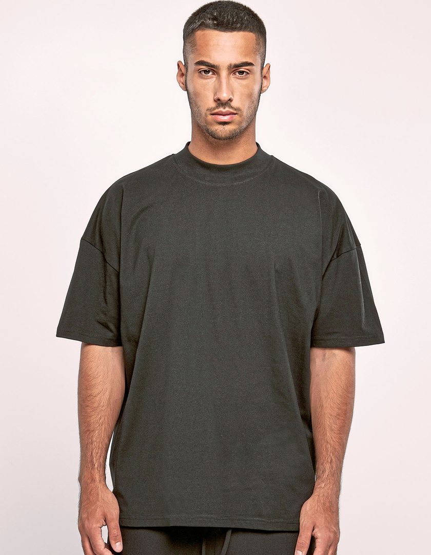 Build Your Brand Men´s Oversized Mock Neck Tee
