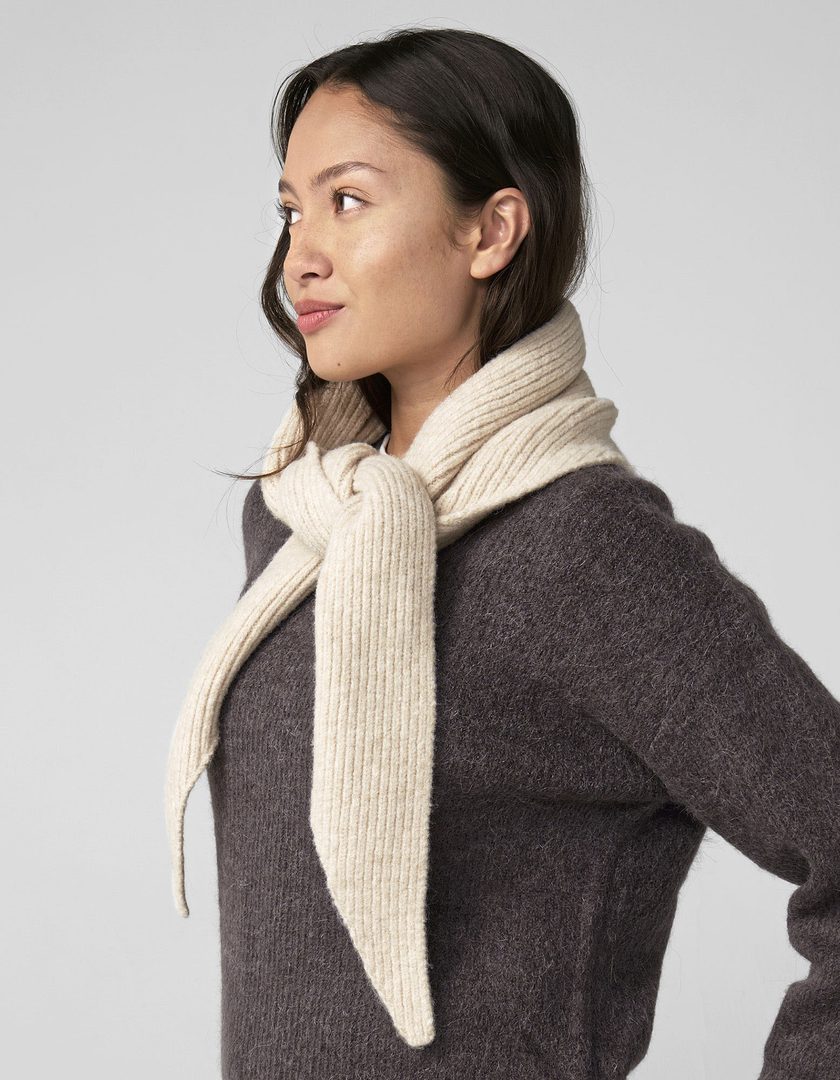 Beechfield Knitted Triangle Scarf