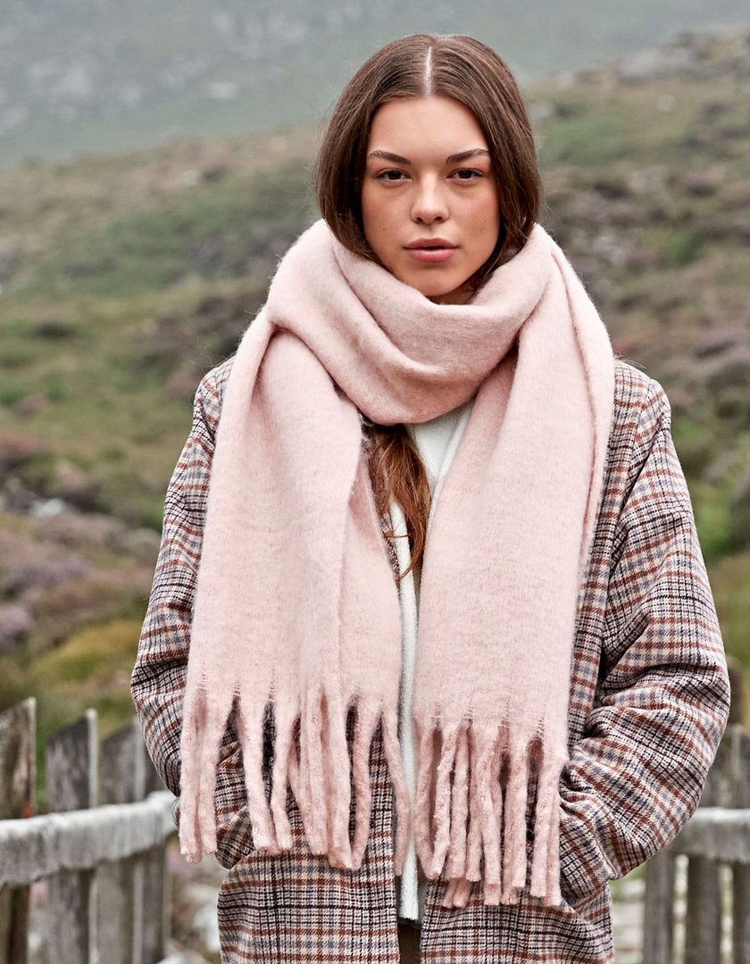 Beechfield Fluffy Scarf