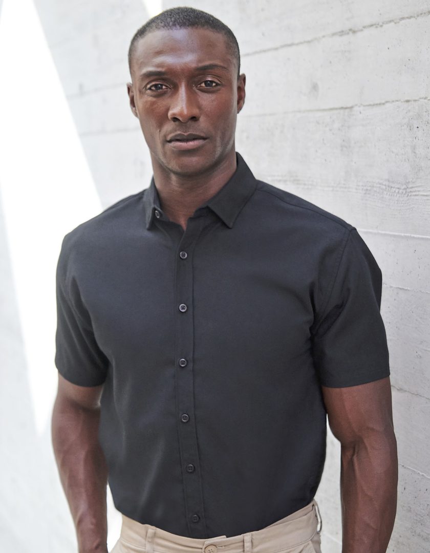 Henbury Men´s Short Sleeved ´Cotton Feel´ Coolplus® Shirt